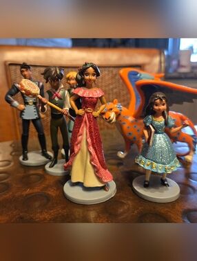 Elena Of Avalor Figurine Set